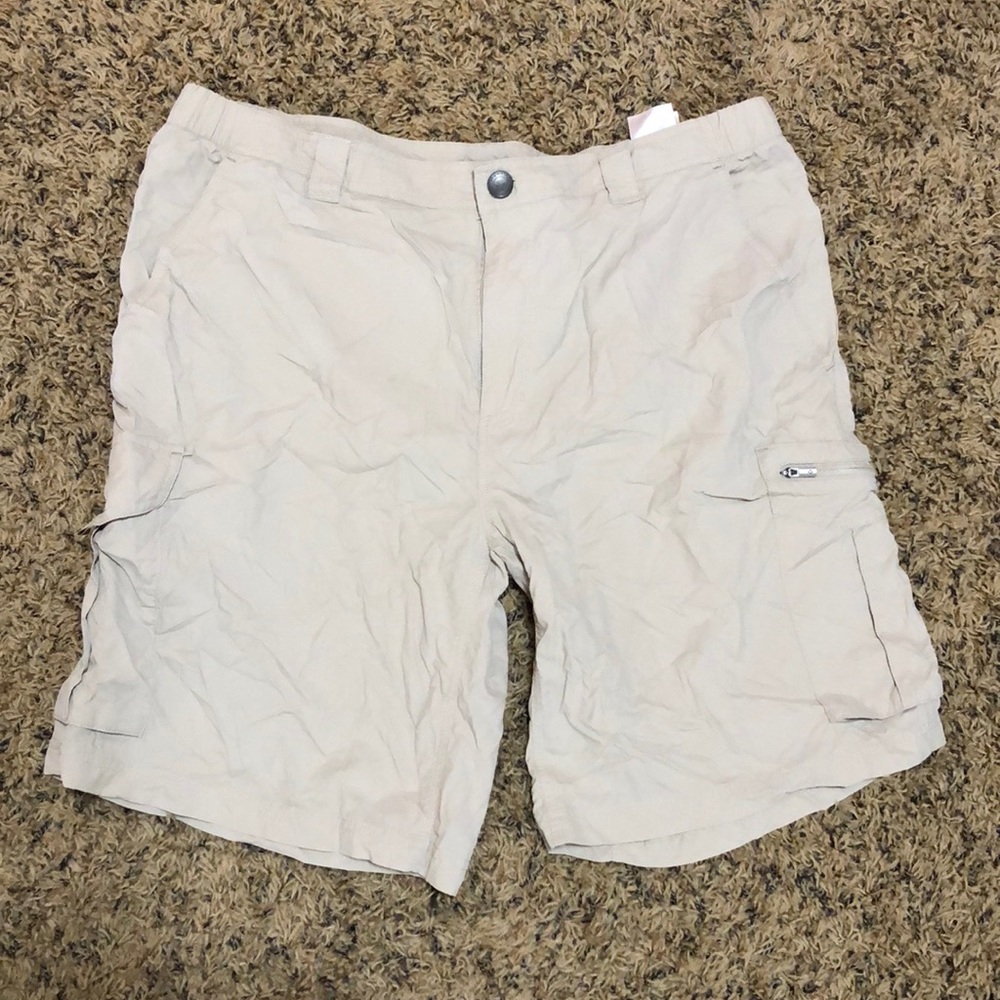 Brand new never been worn men’s Columbia shorts
